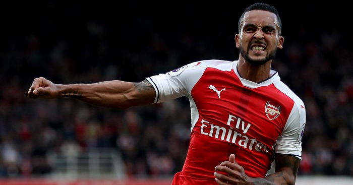 'Phá' lưới Bayern, Theo Walcott vượt qua thành tích của Ronaldo và Zidane