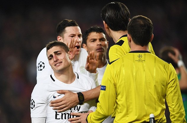 10 phút cuối trận, PSG đã bị Barca hành hạ thế nào?