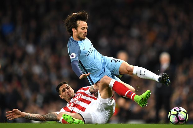 Ảnh bài viết Chùm ảnh: Các ngôi sao của Pep Guardiola "câm lặng" hoàn toàn trước hàng phòng ngự Stoke City