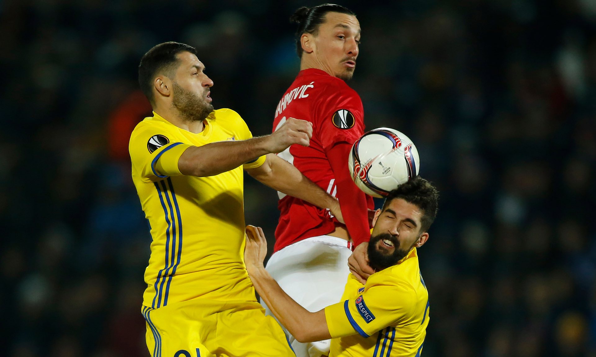 Chùm ảnh: Các ngôi sao Man United "cóng" chân trước Rostov