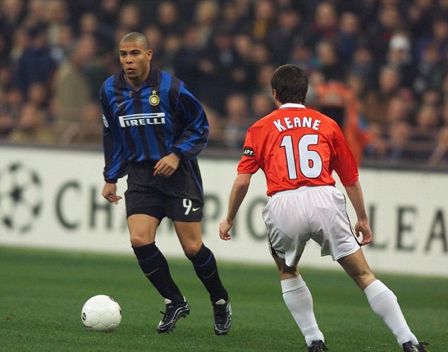 Ảnh bài viết Rô béo từng hạ Puyol, Ferdinand như thế nào?