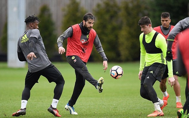 Ảnh bài viết Chùm ảnh: Dàn sao Chelsea "luyện công" vã mồ hôi chờ đại chiến Man Utd