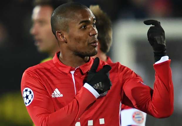 Douglas Costa sẽ sớm "chung mâm" Robben, Ribery