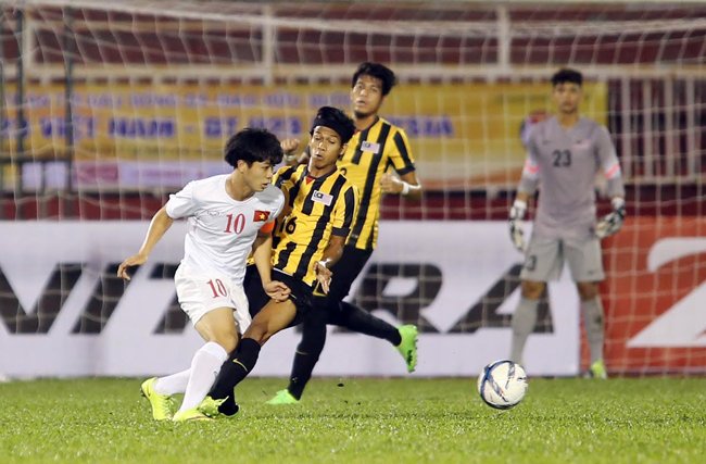 Ảnh bài viết ĐTVN: Toan tính của HLV Hữu Thắng và nụ cười bầu Đức