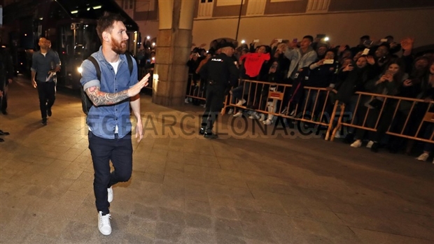 Ảnh bài viết Chùm ảnh: Messi và đồng đội được nghìn người chào đón như anh hùng tại La Coruna 