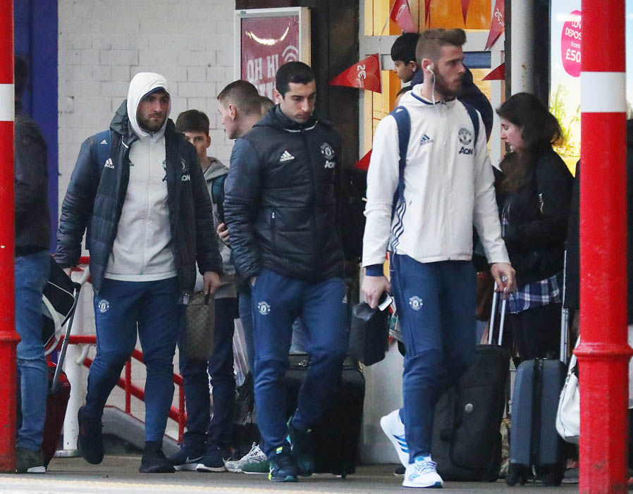 Ảnh bài viết Hồi phục chấn thương, Mkhitaryan cùng Man Utd lên đường tới London