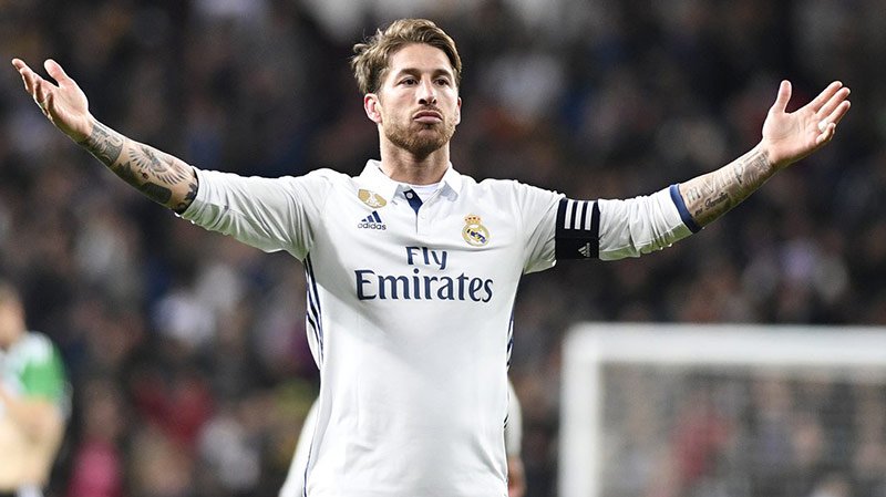 Sergio Ramos: May mà không đến MU!