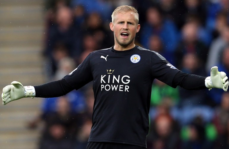 Leicester City đi tiếp, Schmeichel lập kỳ tích
