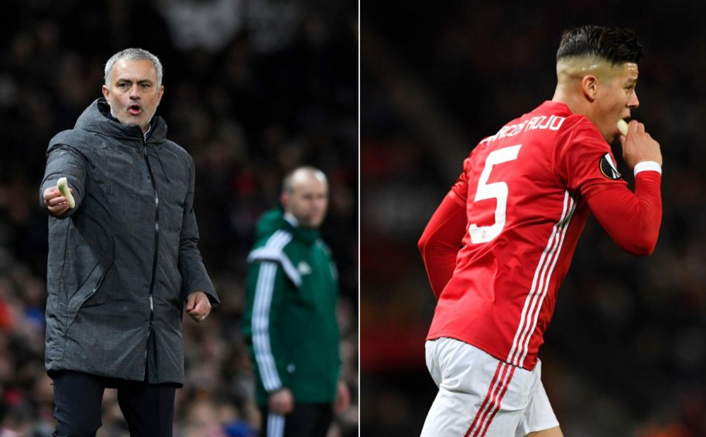 Ăn chuối, Marcos Rojo bị UEFA 'sờ gáy'