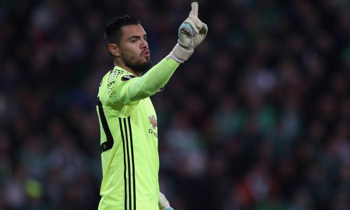 Ảnh bài viết Màn trình diễn đẳng cấp của Sergio Romero trước Rostov