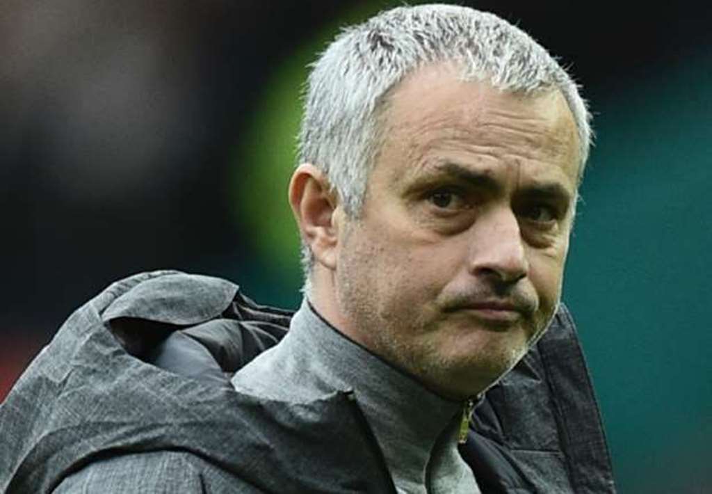 Ảnh bài viết Mourinho: Nếu có tôi, Chicharito, Welbeck sẽ ở lại Old Trafford