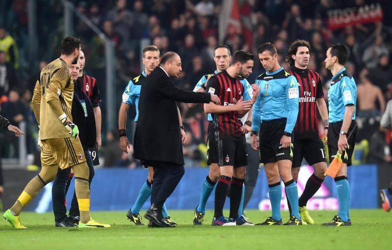 02h45 ngày 19/3, AC Milan vs Genoa: Trong cơn giông tố