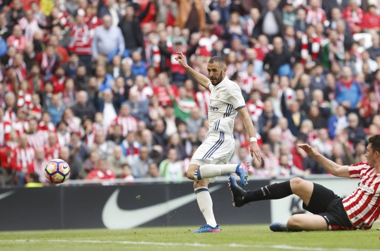 Toả sáng, Benzema vào top 10 chân sút hay nhất Real Madrid