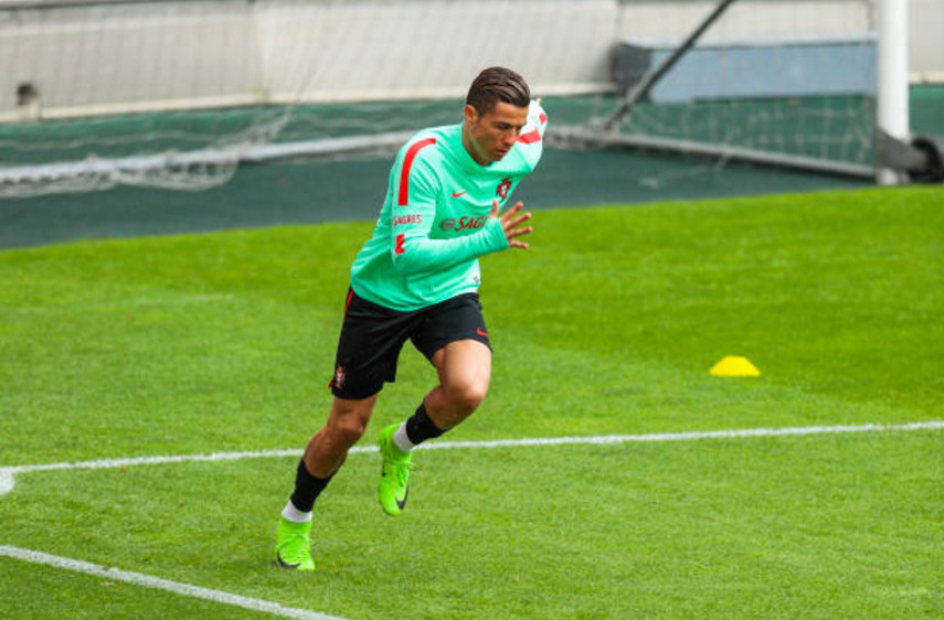 Ảnh bài viết Ronaldo liên tục khoe tốc độ trong buổi tập của Bồ Đào Nha 