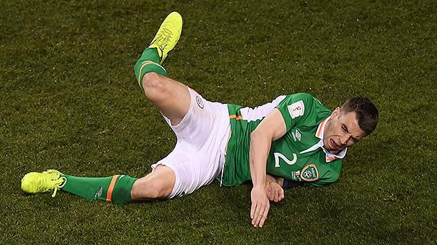 Chùm ảnh: Coleman gãy chân kinh hoàng khi đối đầu Gareth Bale