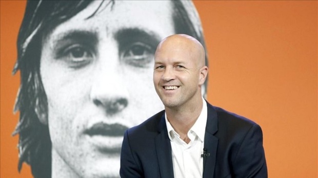 "Johan Cruyff giúp Barca ngược dòng PSG"