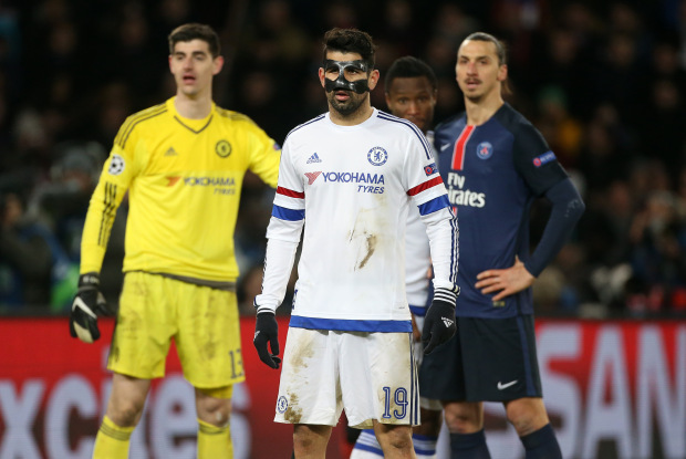 Khi Diego Costa bỏ bóng đá người với Ibrahimovic