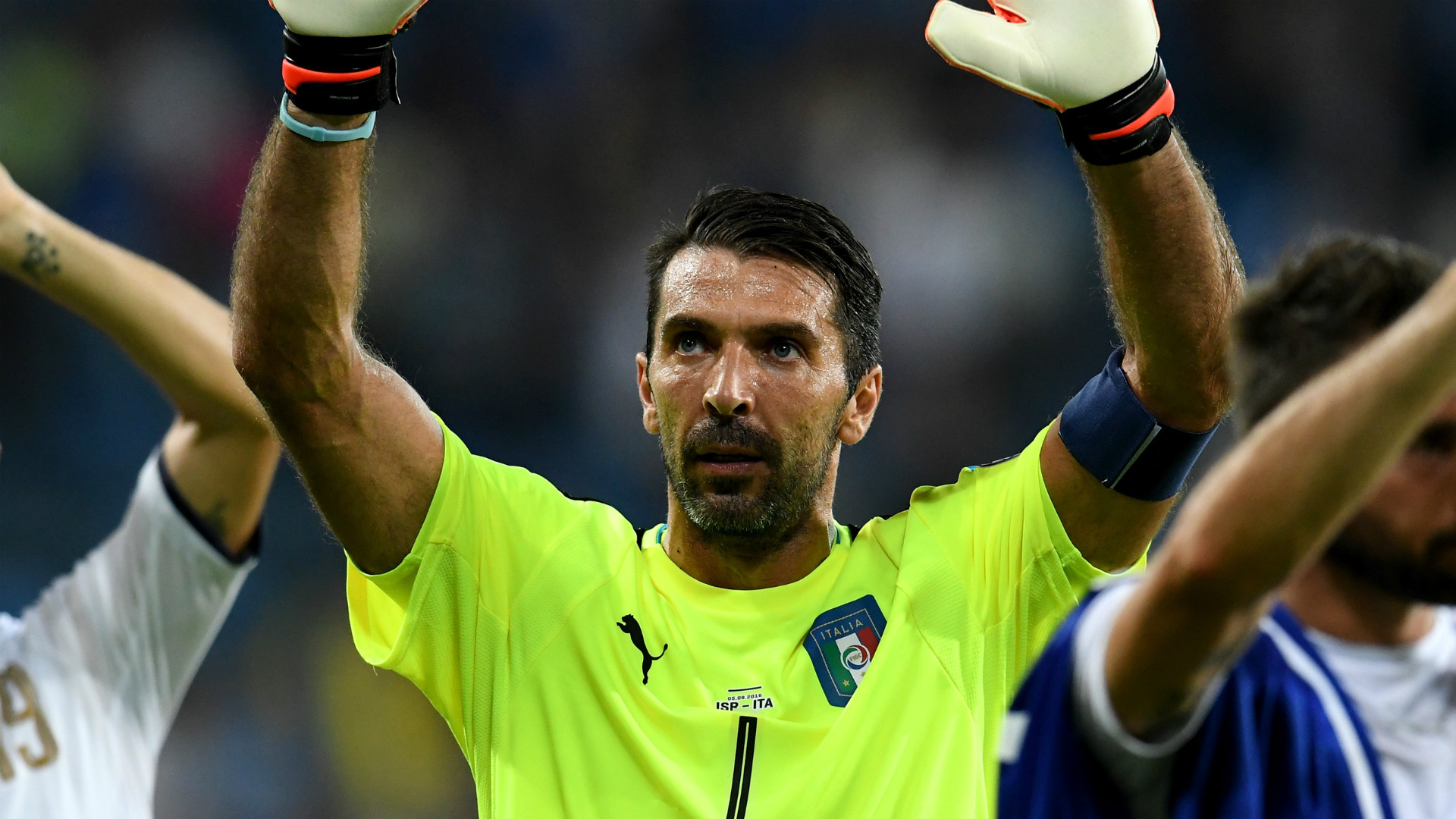 Loạt thống kê KHỦNG xoay quanh sự nghiệp lẫy lừng của Gianluigi Buffon