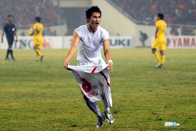Ảnh bài viết Xem lại bàn thắng lịch sử của Công Vinh tại AFF Cup 2008