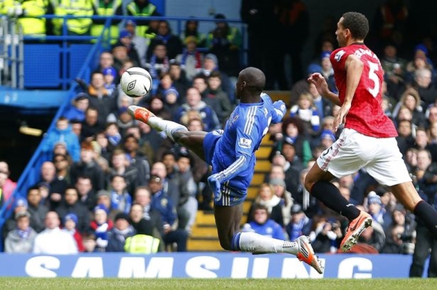Góc siêu phẩm: Cú volley của Demba Ba khiến De Gea chôn chân