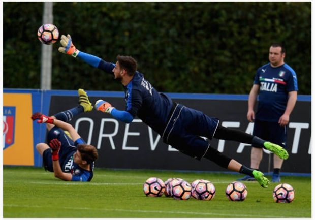 Ảnh bài viết Vắng Buffon, Donnarumma và Meret thay nhau ghi điểm