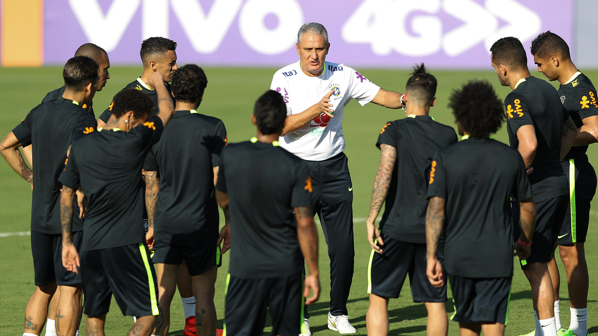 Nhờ cái tên này, Neymar lẫn Coutinho đều được "khai sáng"