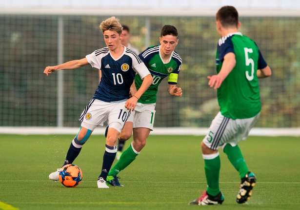 Ảnh bài viết Vượt mặt Man Utd, Chelsea sở hữu thần đồng 15 tuổi