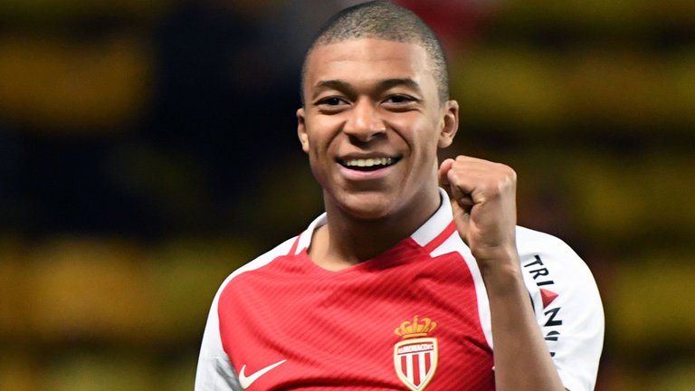 Bài học Martial còn đó, Mbappe chớ dại