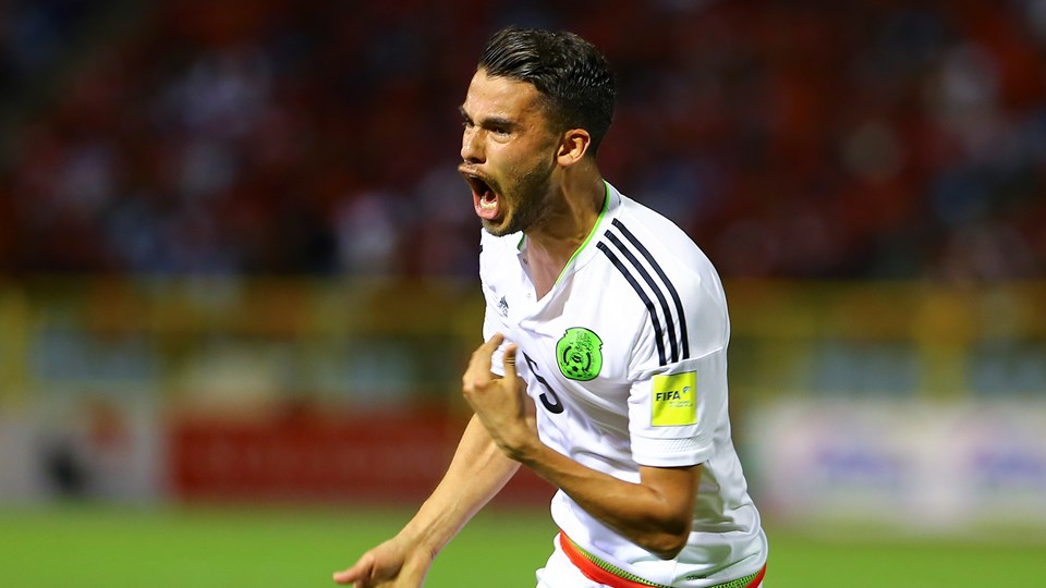 Chùm ảnh: Hạ Trinidad & Tobago, Mexico vững vàng ngôi đầu khu vực CONCACAF