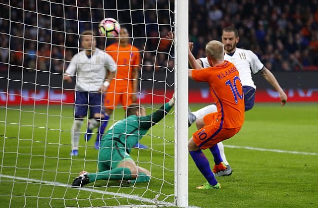 Ảnh bài viết Hà Lan bị đánh bại trong ngày trở về của Van Gaal