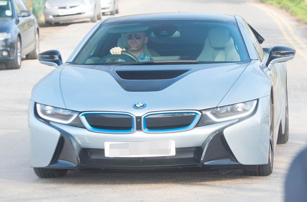 Ảnh bài viết Rooney và dàn sao Man Utd cực ngầu tiến về Carrington 