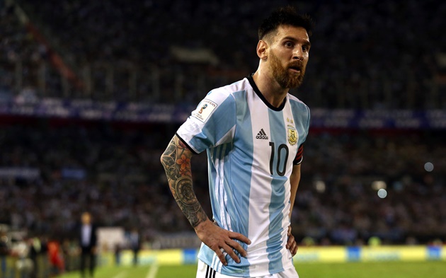 'Trảm' Messi 4 trận: Trò hề của MAFIFA?