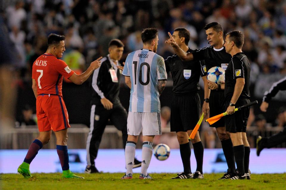 Messi: "Tôi chỉ chửi bâng quơ"