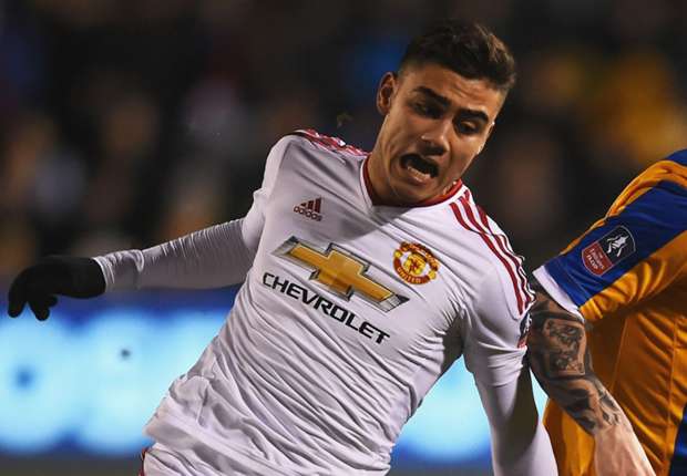 Sao trẻ Brazil bắn tín hiệu đến Man Utd