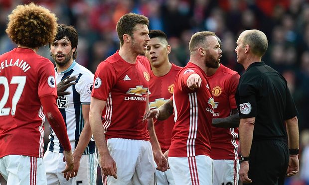 Ảnh bài viết Man Utd hòa, Mourinho mắng nhà báo