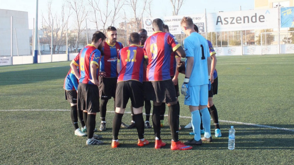 Thua thảm Barca B, đội bóng hạng 2 TBN có nguy cơ tan rã