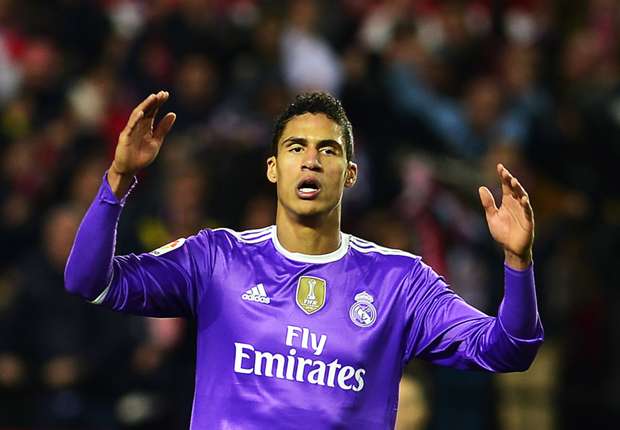 Real lâm nguy: Varane lỡ một loạt đại chiến, có cả Siêu kinh điển