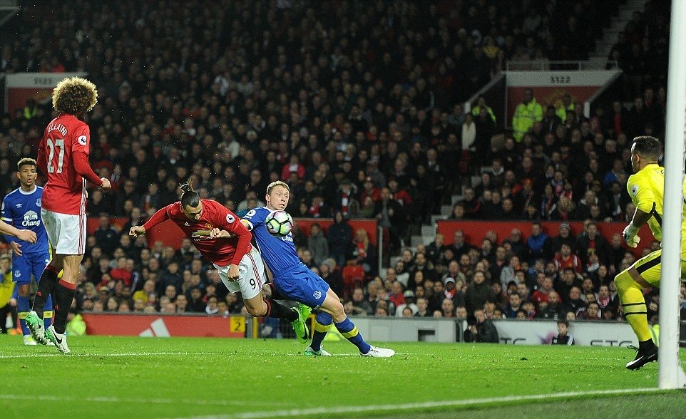 Điểm tin sáng 05/04: M.U hòa may trước Everton, Bayern bất ngờ thua trận