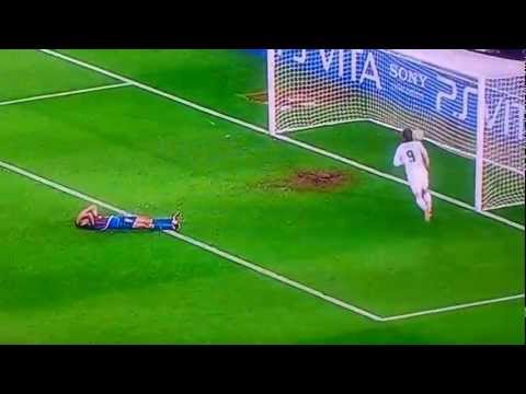 Ảnh bài viết Fernando Torres từng trừng phạt Barca như thế nào?