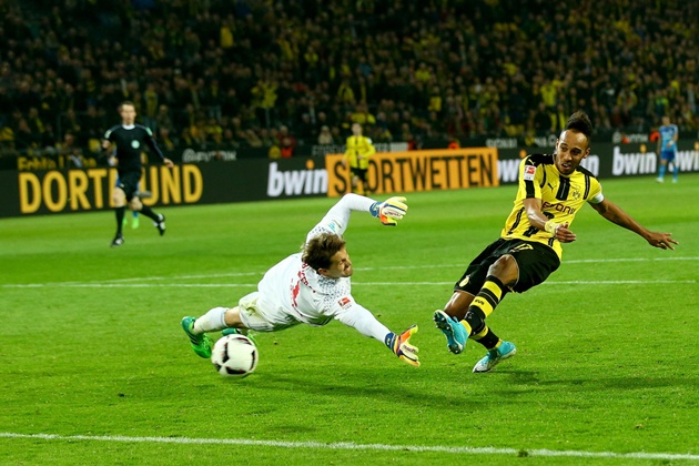 Ảnh bài viết Phá lưới Hamburg, Aubameyang cán mốc 25 bàn