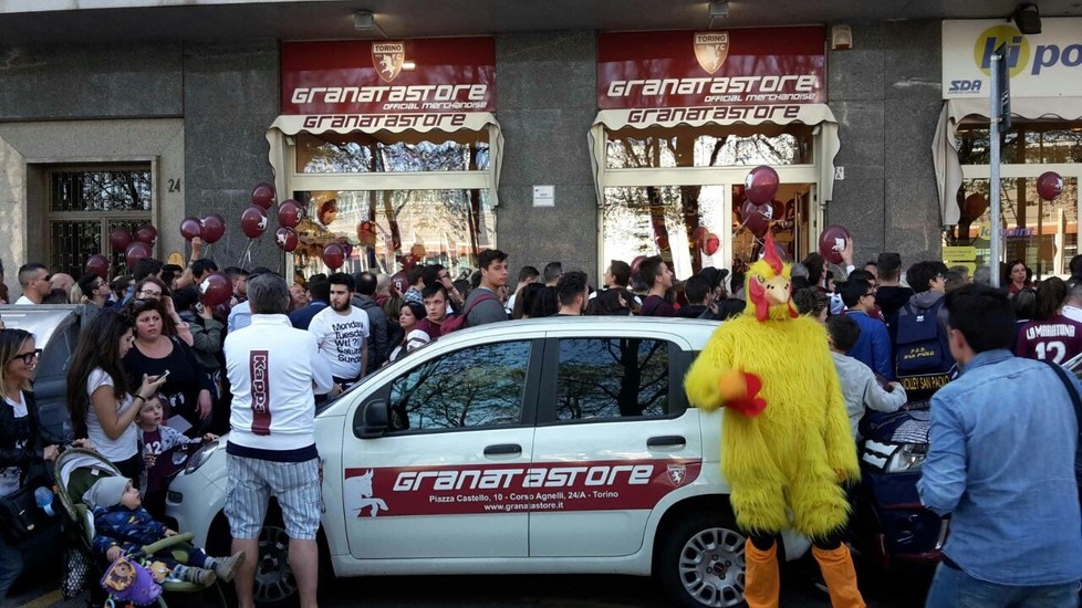 Ảnh bài viết 'Chân sút 100 triệu' Belotti làm thành Torino náo loạn