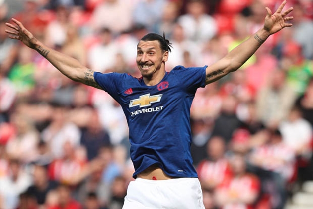Ghi bàn liên tục, Ibrahimovic tự ví mình với nhân vật giả tưởng