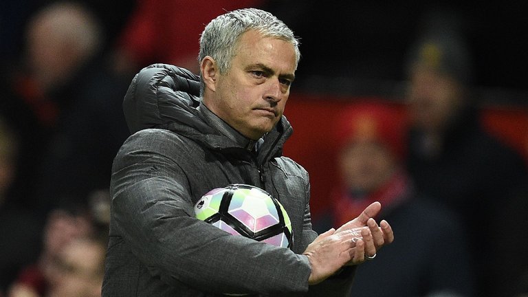 Ảnh bài viết Ibra: "Đội hình Man Utd như thế này, Mourinho làm vậy đã là quá giỏi"