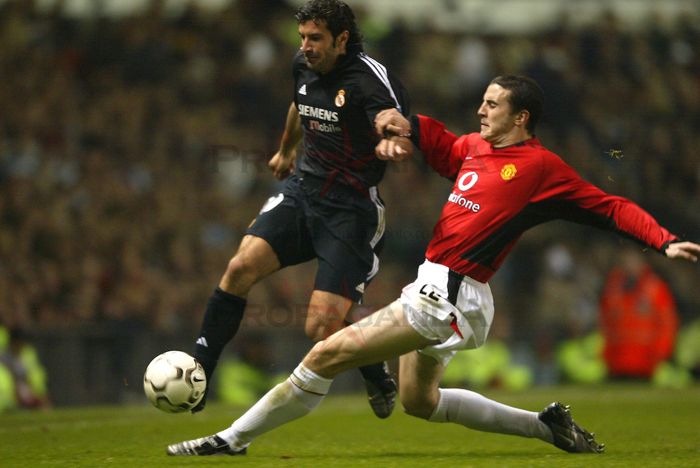 Ảnh bài viết John O'Shea xâu kim Luis Figo cực 'ngọt'