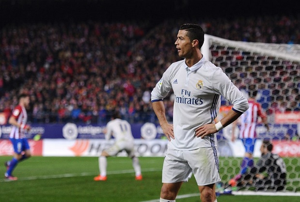 Ronaldo trước nguy cơ lỡ Siêu kinh điển