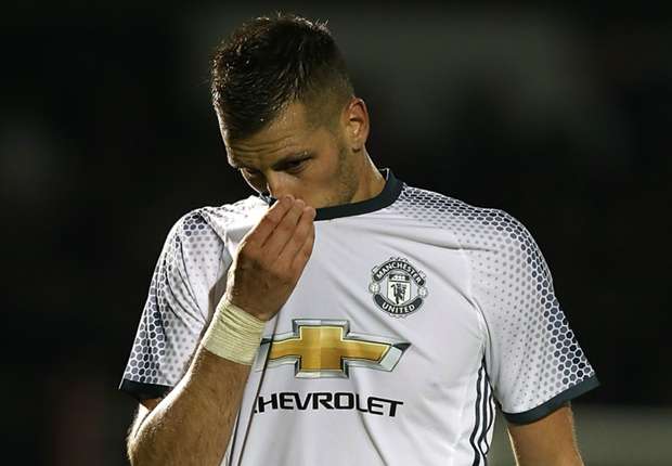 Schneiderlin trách Van Gaal: Họ biến tôi thành robot