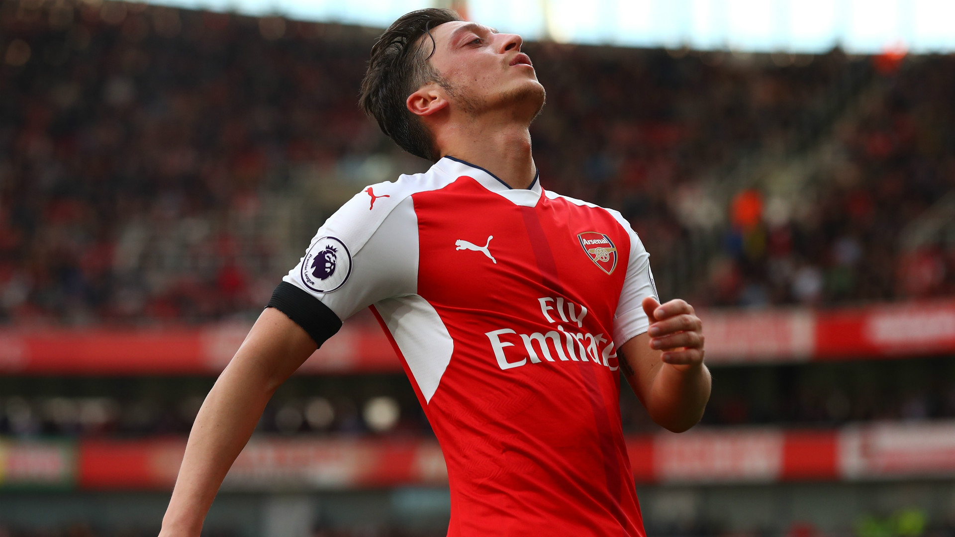 Ảnh bài viết Tiêu điểm chuyển nhượng châu Âu: Mourinho gây sốc với Oezil, Real 'tự hủy' bộ ba BBC