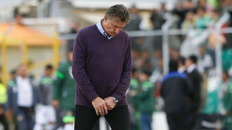 Argentina sa thải Edgardo Bauza: Khi Messi là "nguồn cơn"!