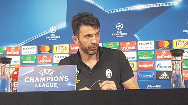 Trước đại chiến, Buffon chơi 'đòn tâm lý' với Messi 