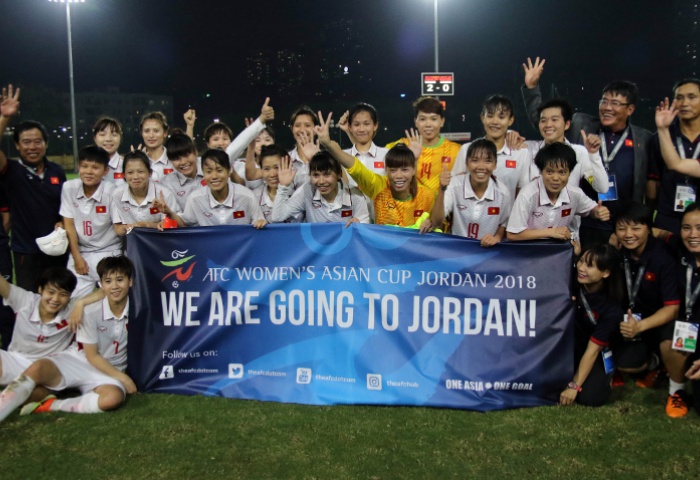 'Tuyết Dung hay nhất trận, đá như Cristiano Ronaldo'